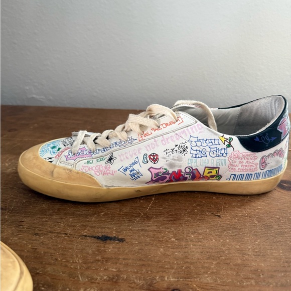 Men’s Golden Goose size 11 (44) Graffiti Art Sneakers. Like new condition - Picture 7 of 11